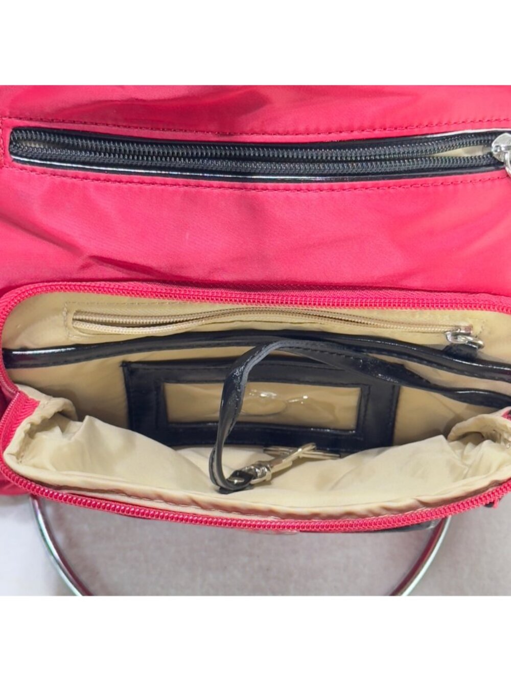 Giani Bernini Red Crossbody Nylon Shoulder Bag Adjustable Black Strap Zip Close - Picture 15 of 16